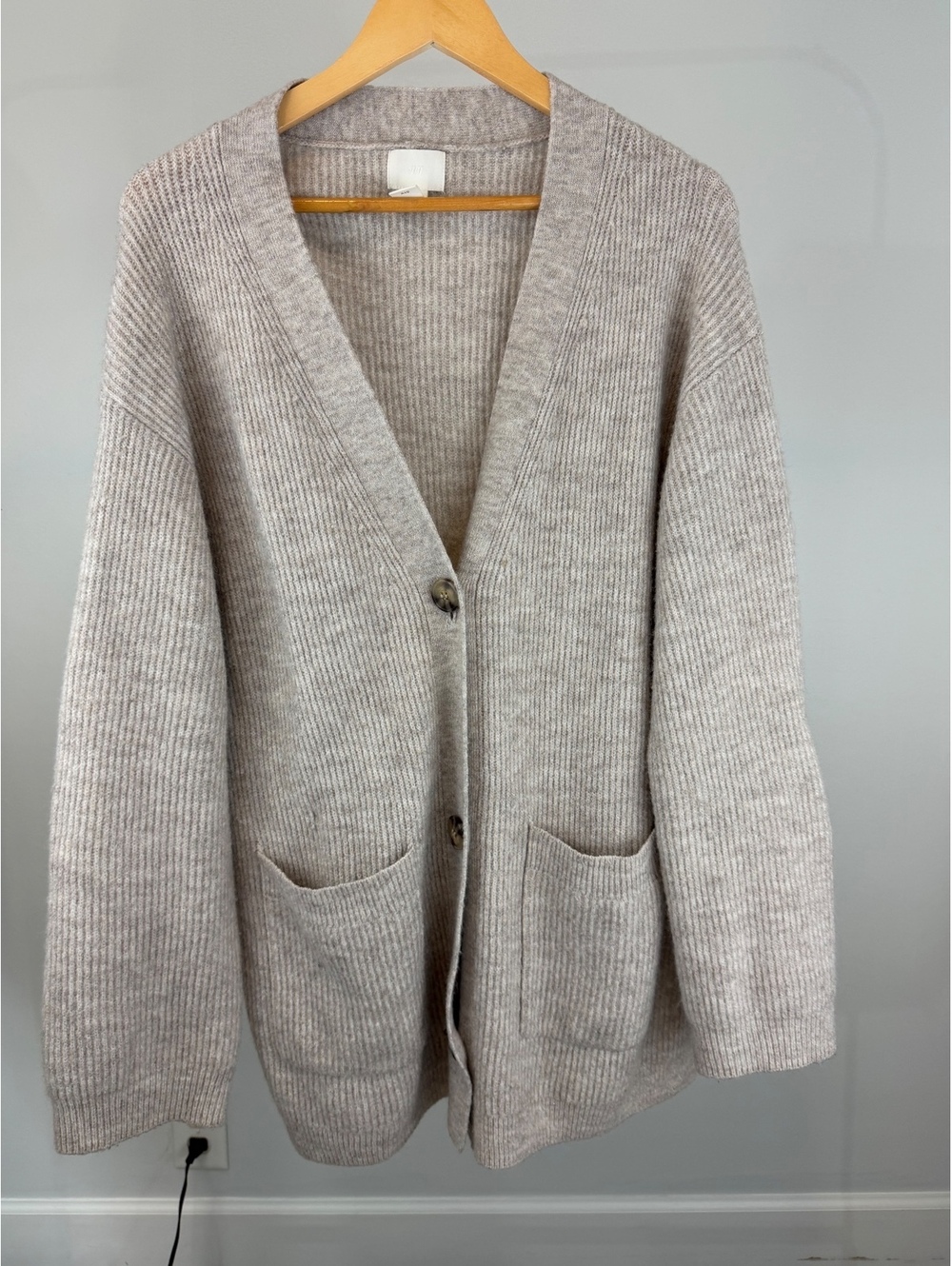 H&M Womens M Oatmeal Ribbed Knit Oversized Cardigan Sweater Button Pockets